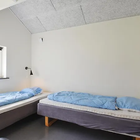 Pet Friendly In With Kitchen